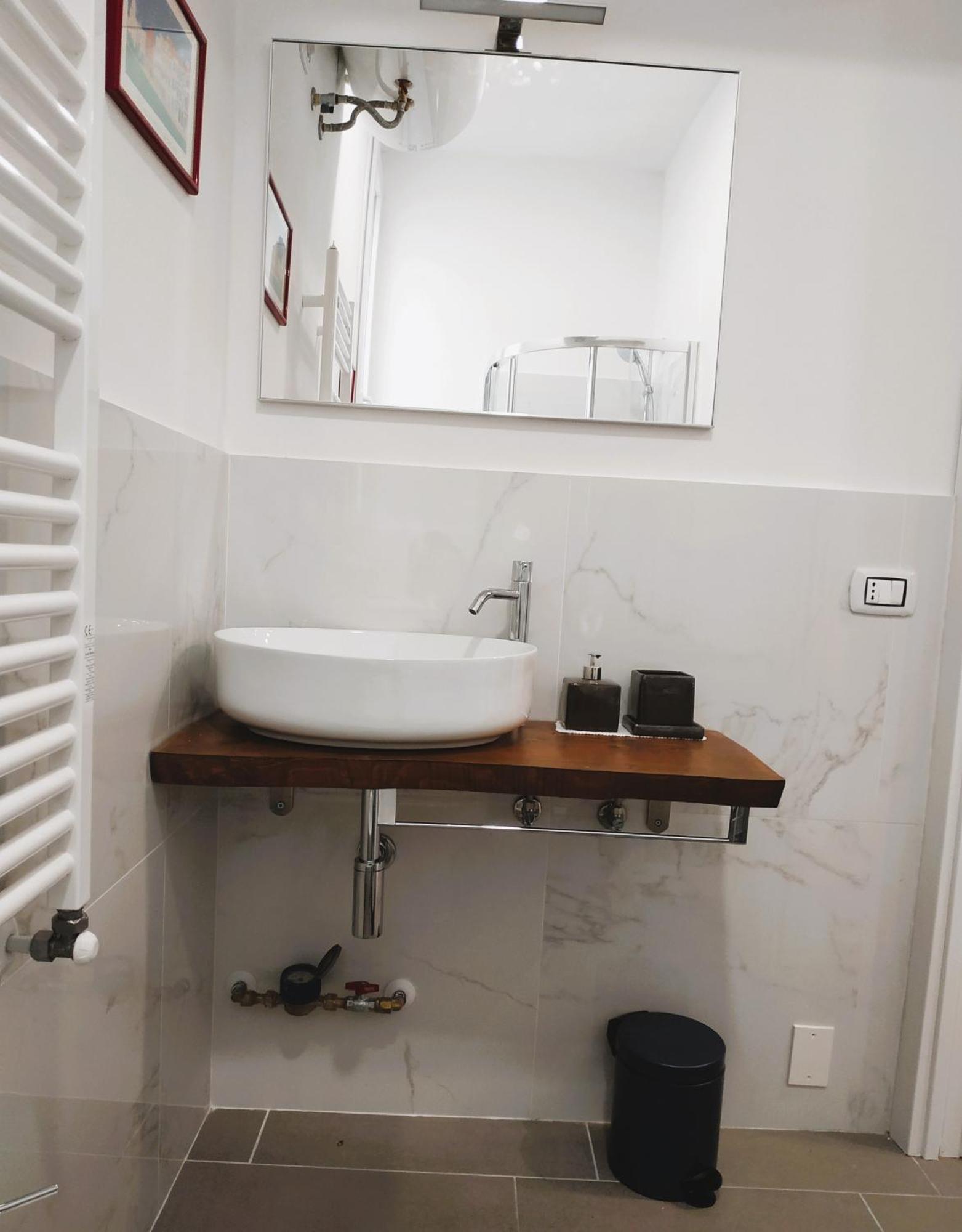 Monteroom-Apartments Болонья Экстерьер фото